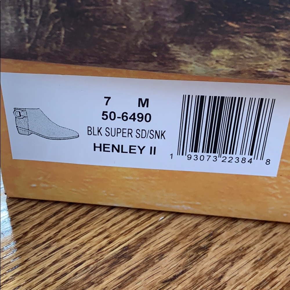 Bella Vita Henley II Bootie Ankle Boot Black Suede - Picture 9 of 9